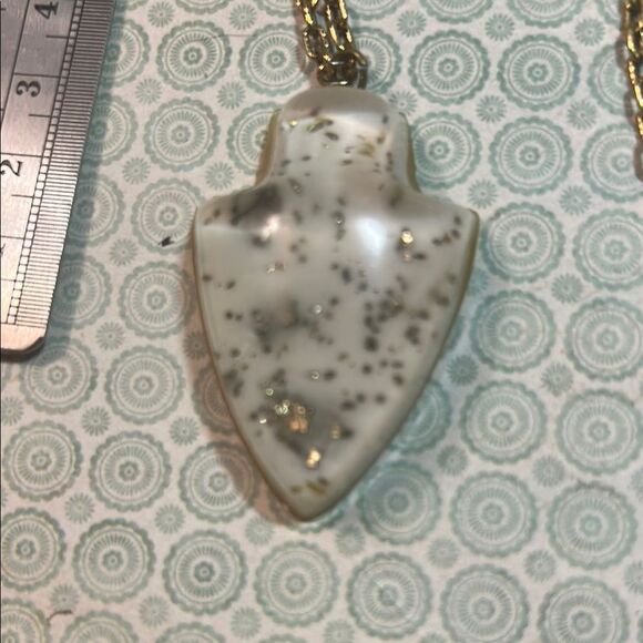 Gold and Cream Pendant Necklace - Picture 3 of 4